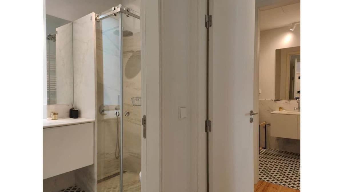 Amazing Spacious Chiado 2-bedroom Stylish W Ac *