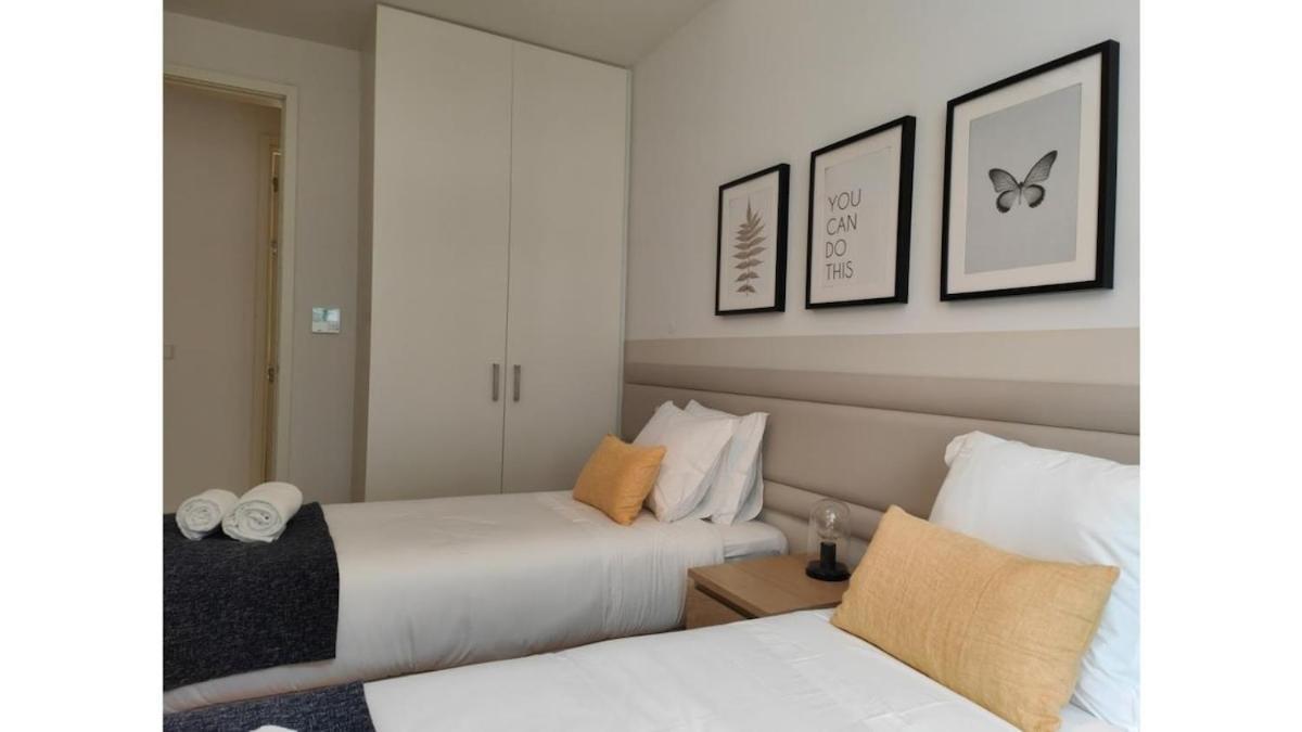 Amazing Spacious Chiado 2-bedroom Stylish W Ac * Lisboa