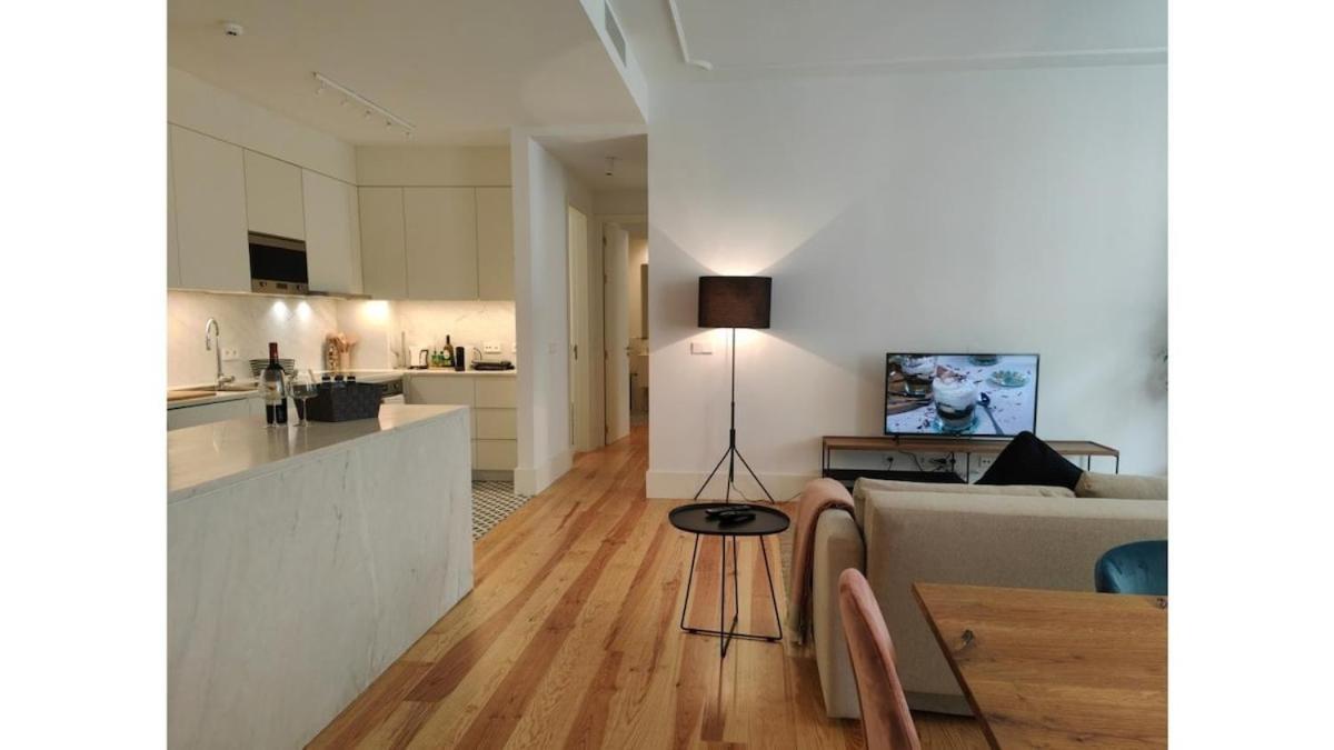 Amazing Spacious Chiado 2-bedroom Stylish W Ac
