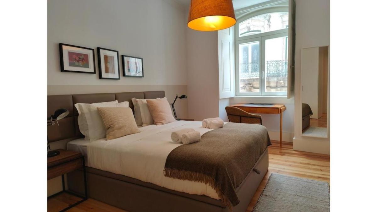 Amazing Spacious Chiado 2-bedroom Stylish W Ac * Lisboa